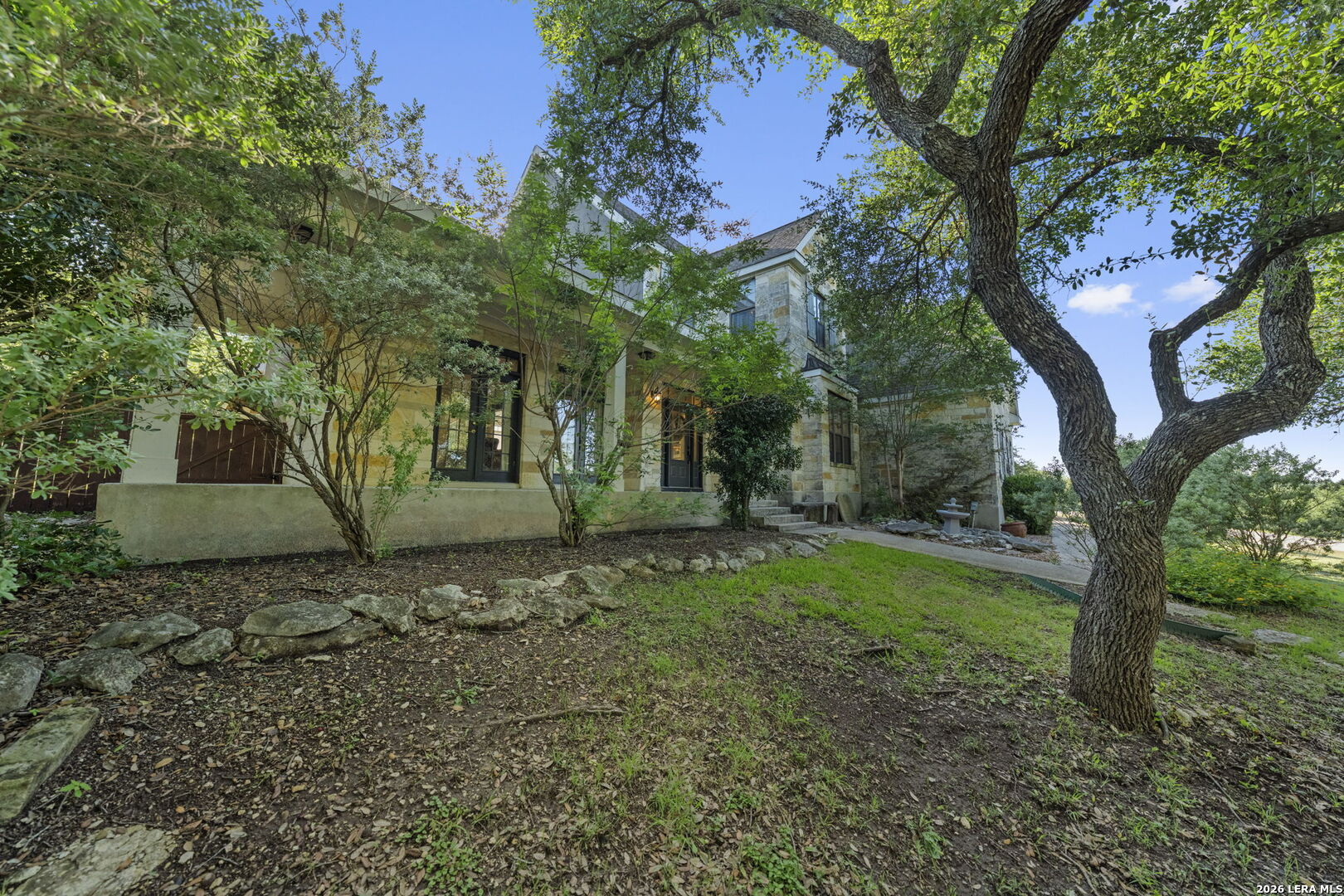 211 BENTWOOD DR