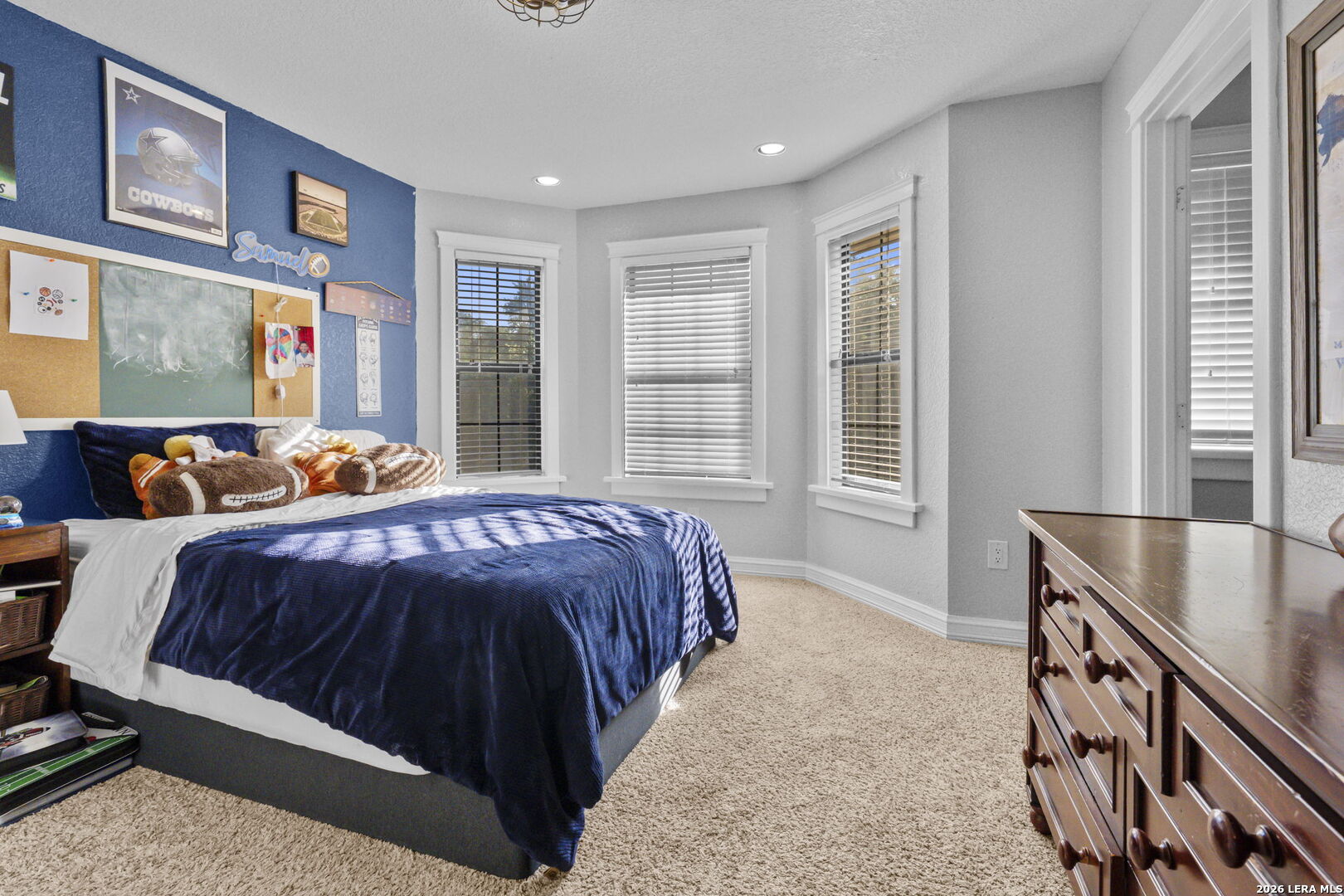 211 BENTWOOD DR