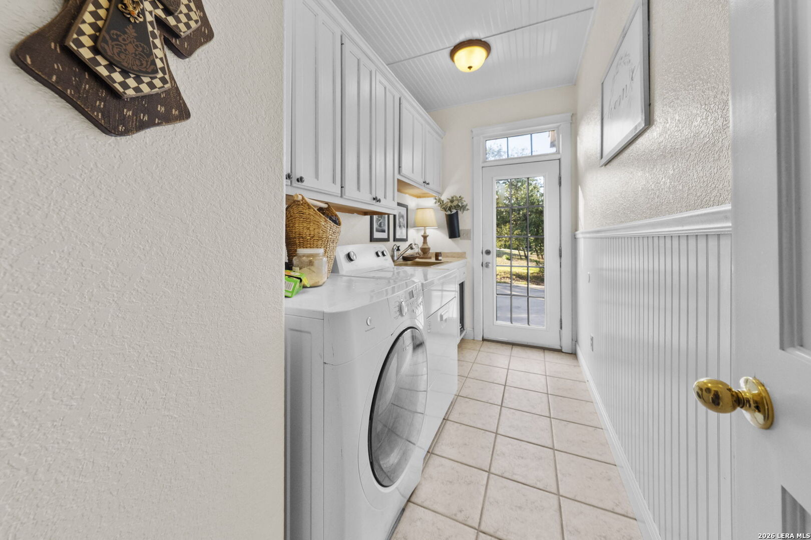 211 BENTWOOD DR