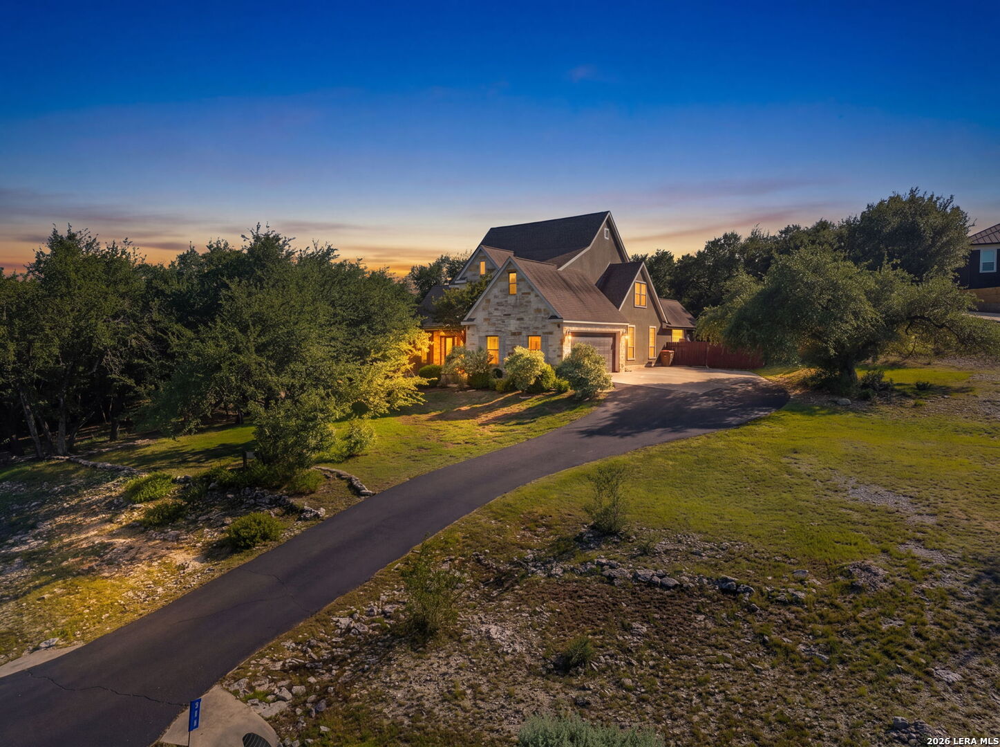 211 BENTWOOD DR