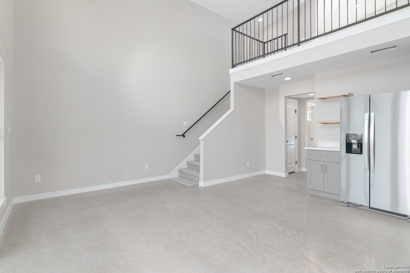 2004 CEDAR HILL DR Unit: 1