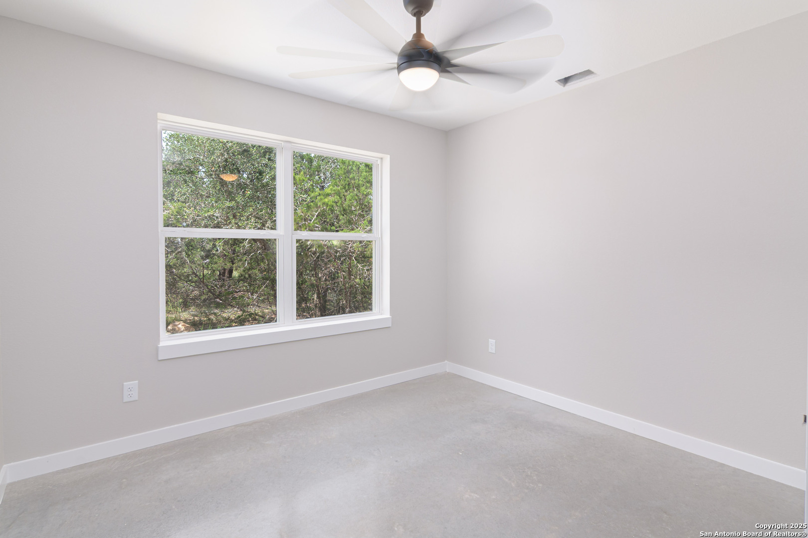 2004 CEDAR HILL DR Unit: 1