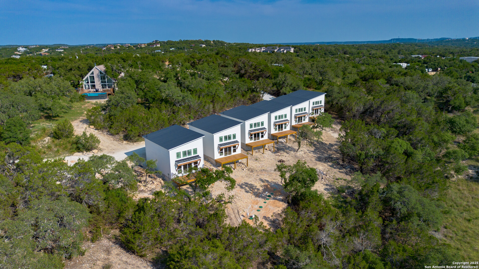 2004 CEDAR HILL DR Unit: 1
