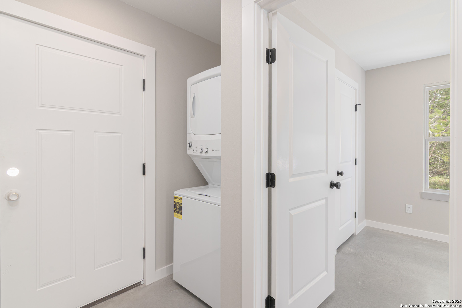 2004 CEDAR HILL DR Unit: 1