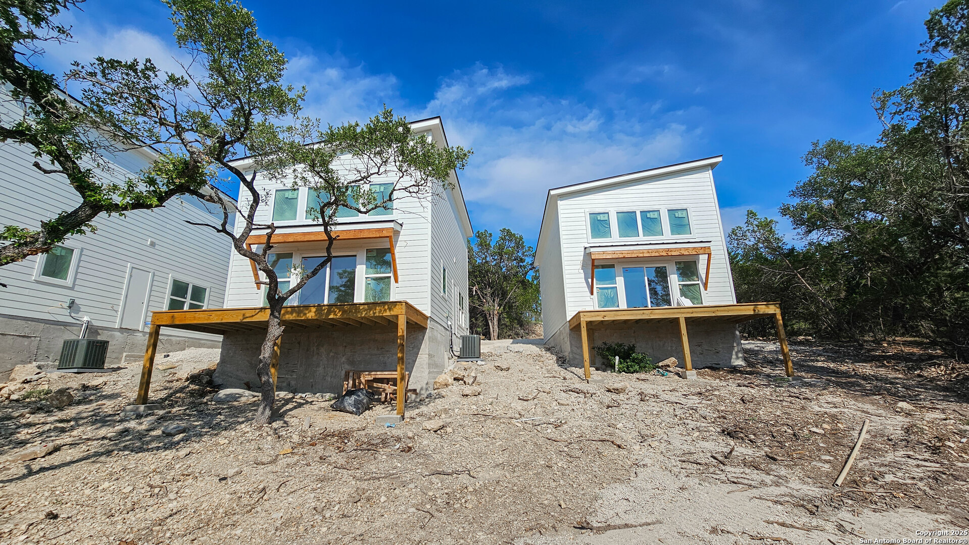 2004 CEDAR HILL DR Unit: 1