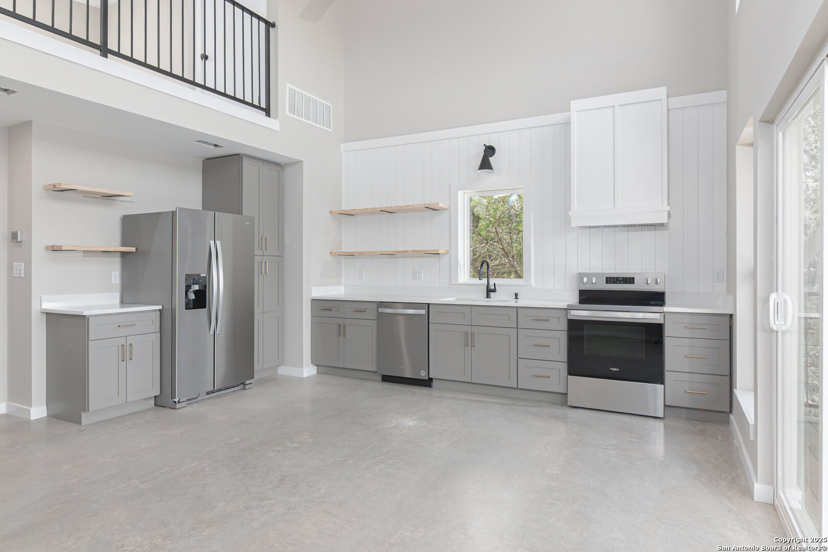 2004 CEDAR HILL DR Unit: 1