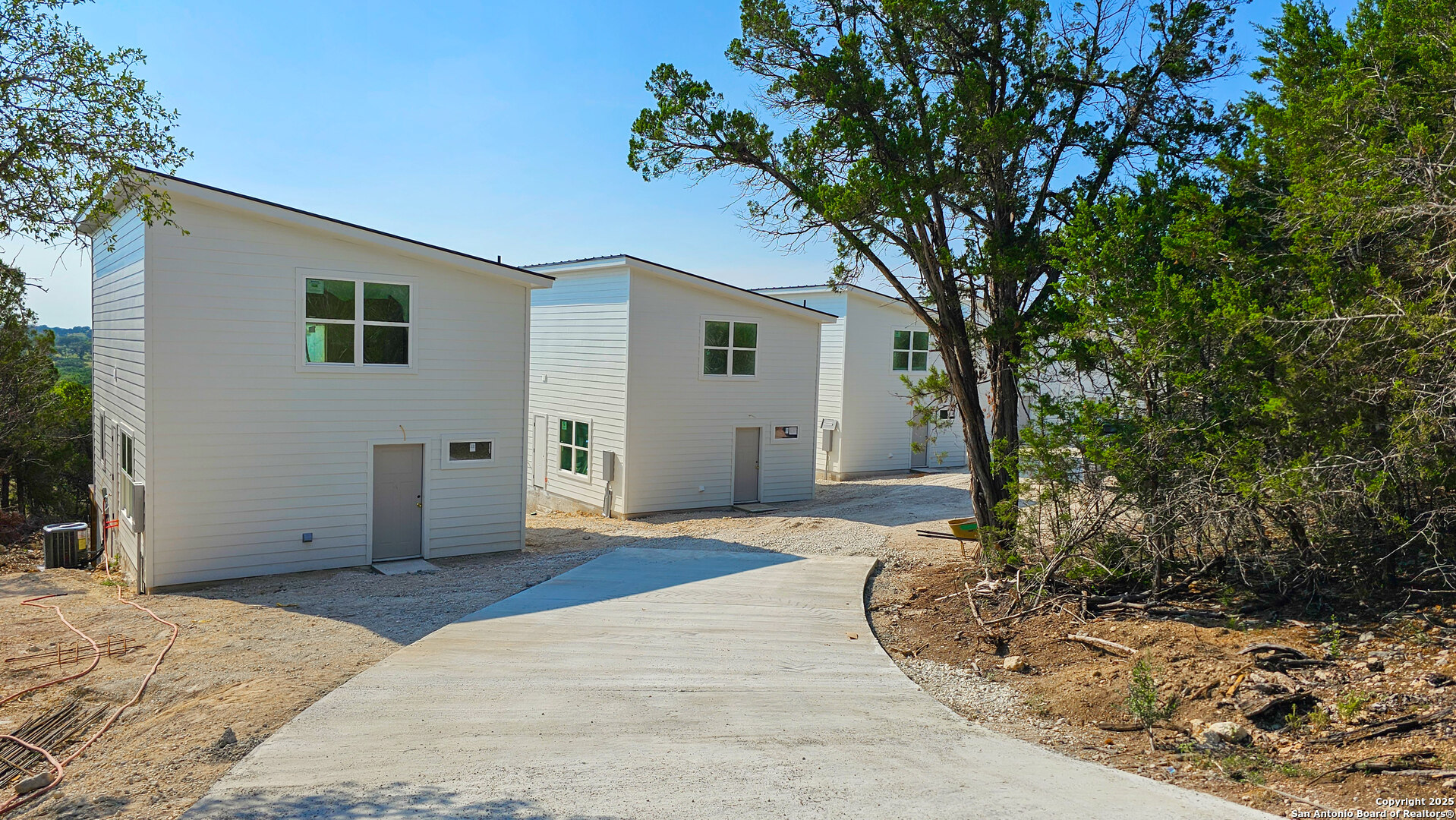 2004 CEDAR HILL DR Unit: 1