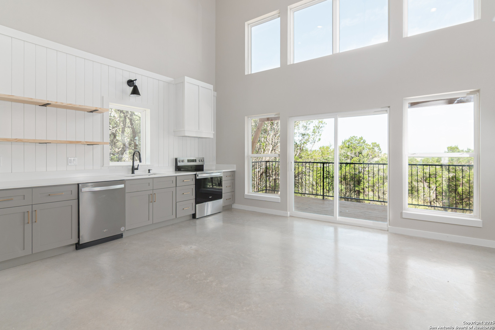 2004 CEDAR HILL DR Unit: 1