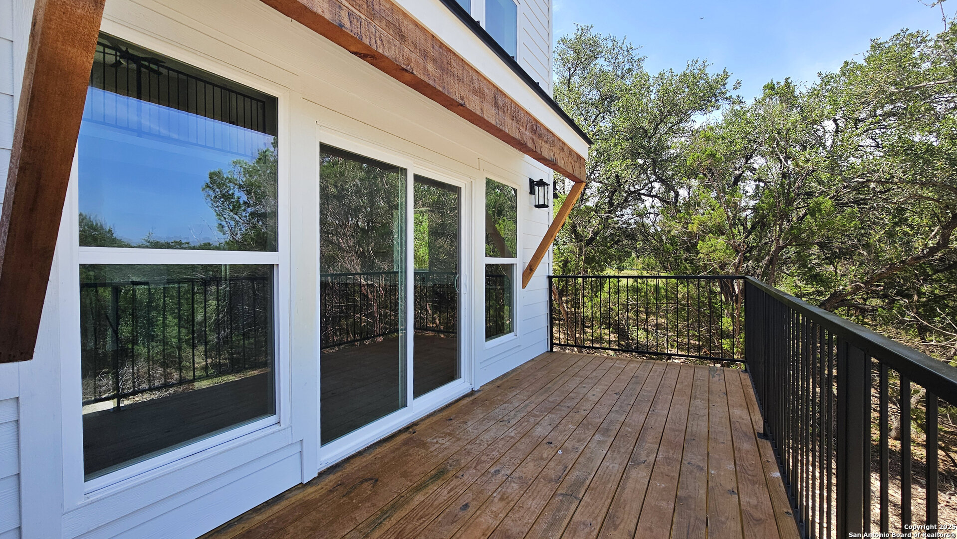 2004 CEDAR HILL DR Unit: 1
