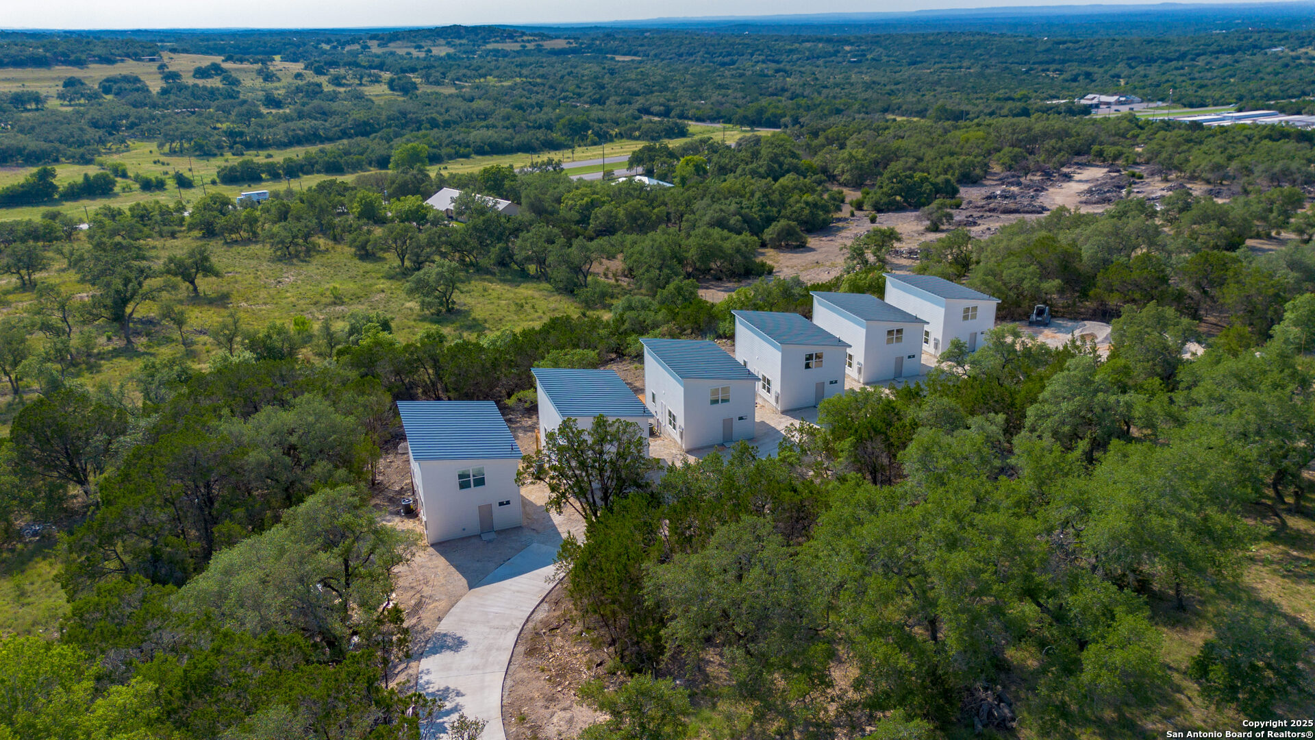 2004 CEDAR HILL DR Unit: 1