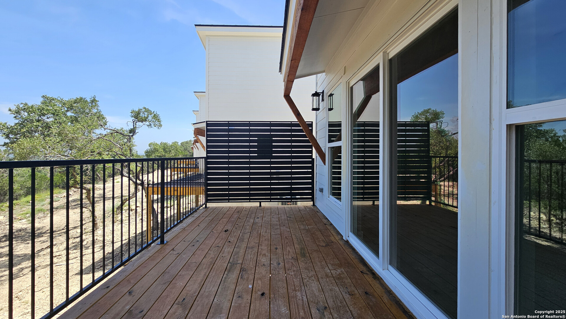 2004 CEDAR HILL DR Unit: 1