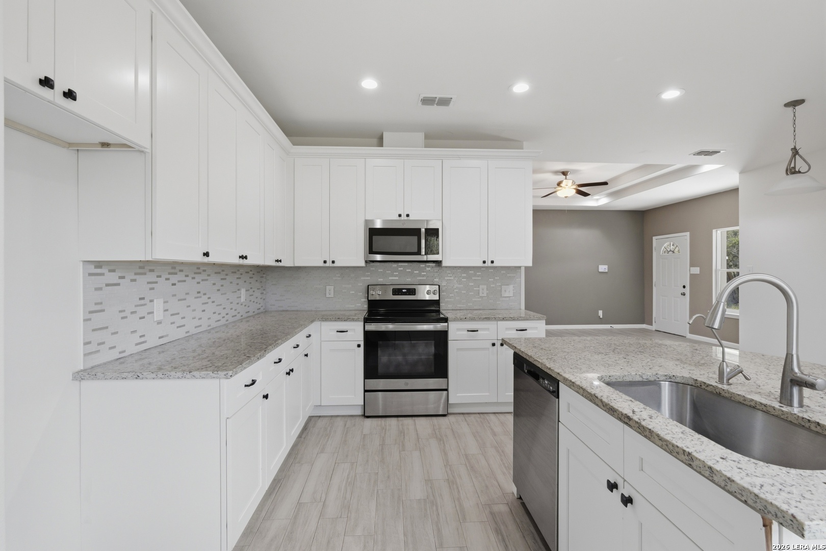 1135 Hedgestone