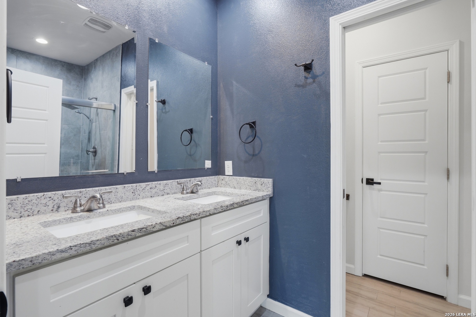 1135 Hedgestone