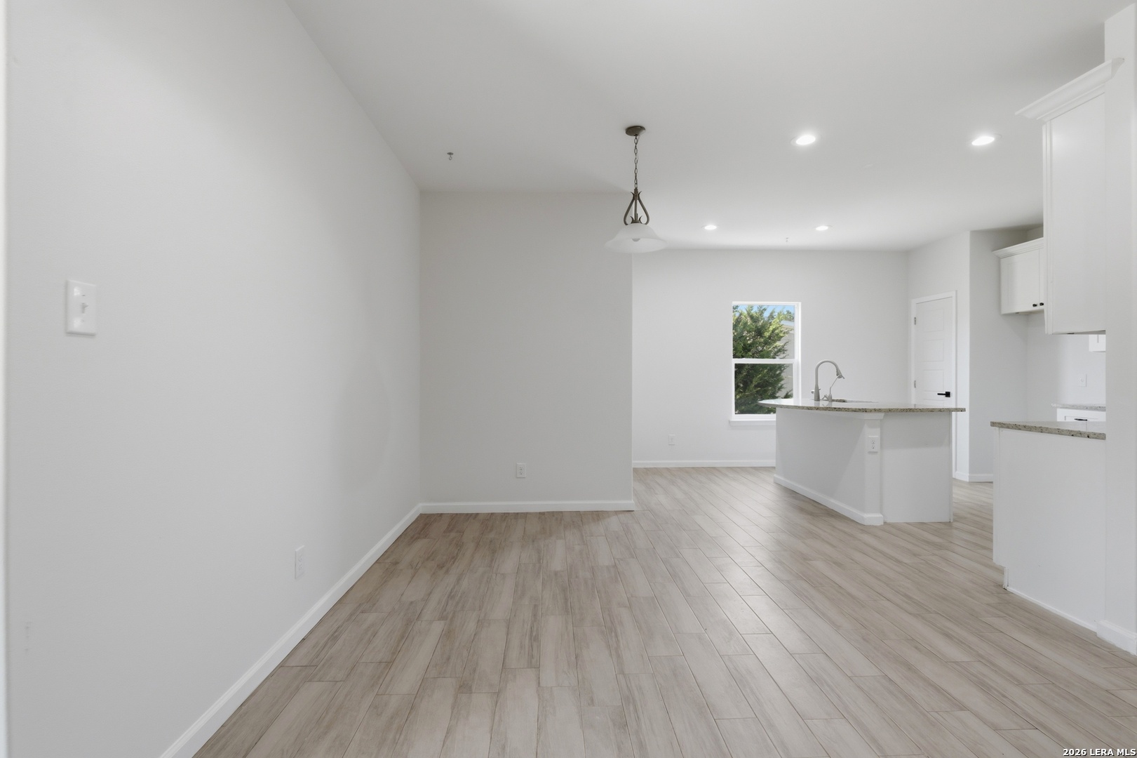 1135 Hedgestone