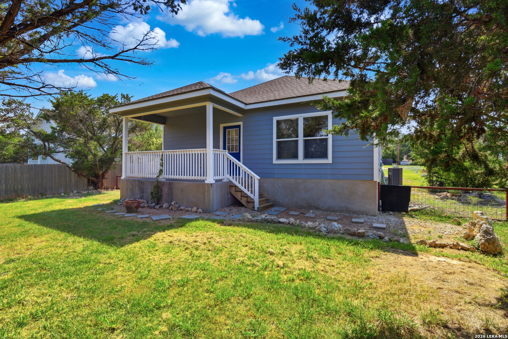 1135 Hedgestone