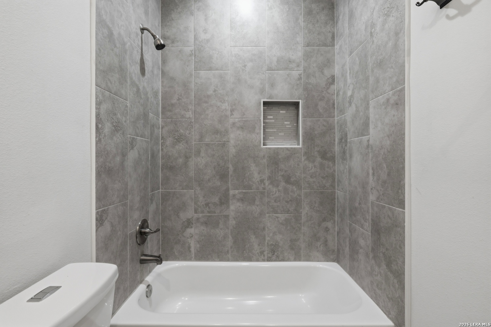 1135 Hedgestone