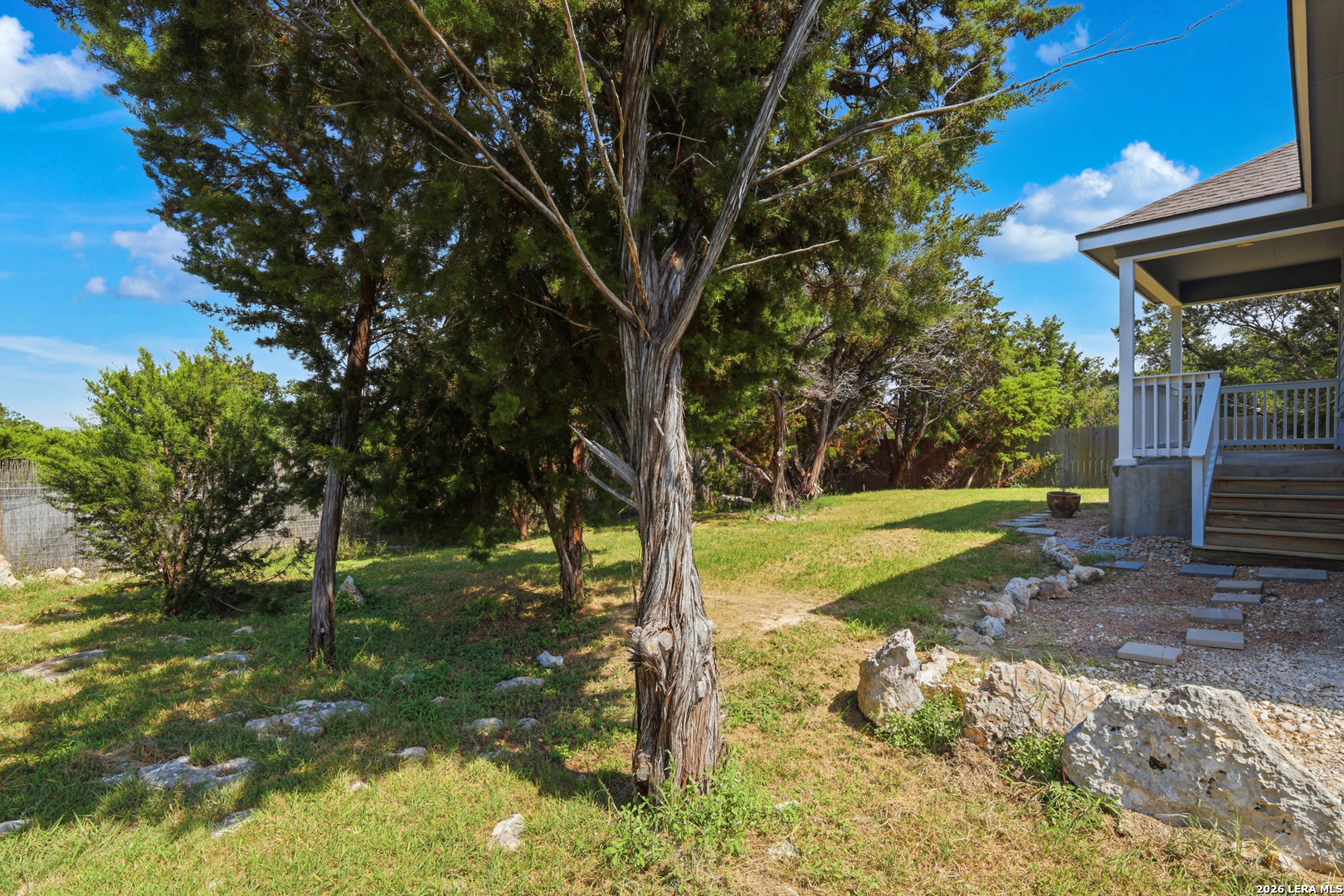 1135 Hedgestone