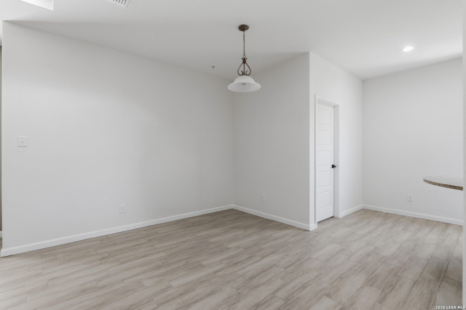 1135 Hedgestone