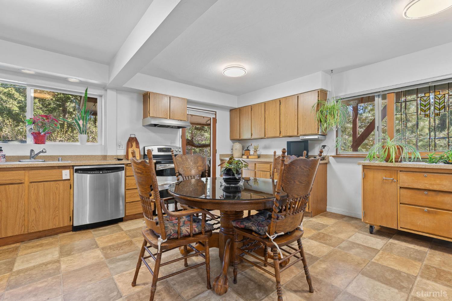 1101 Modoc Way