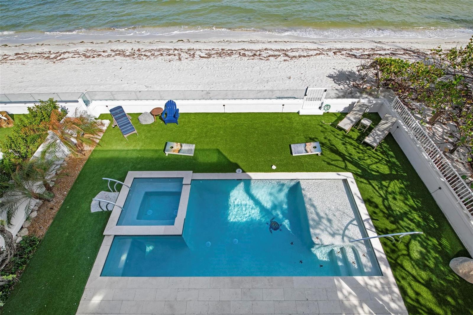 915 N SHORE DR