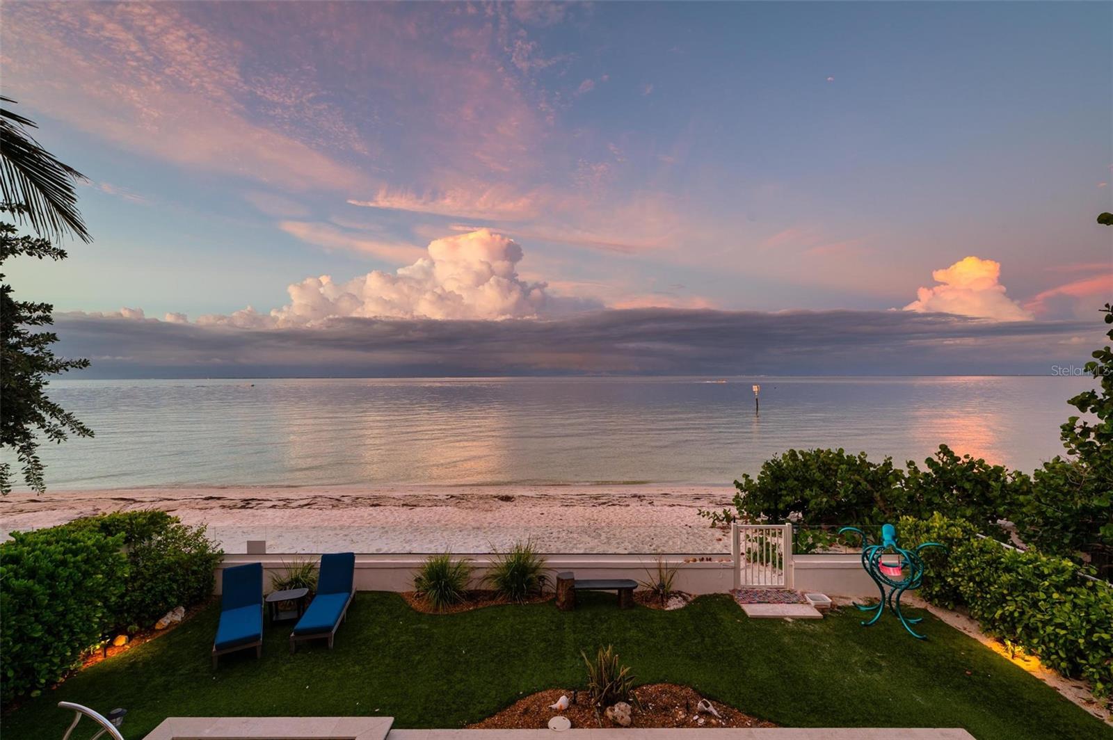 915 N SHORE DR