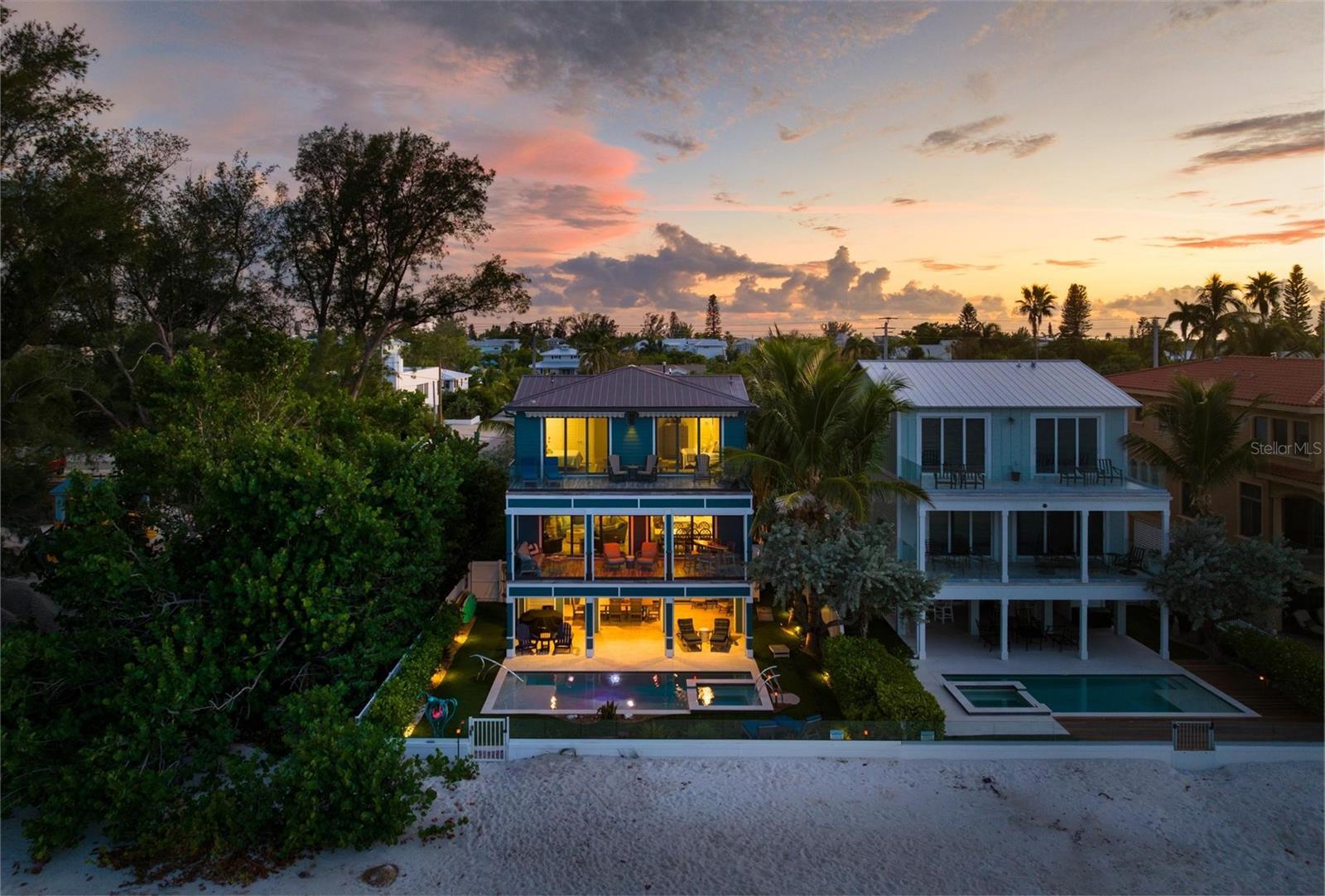915 N SHORE DR