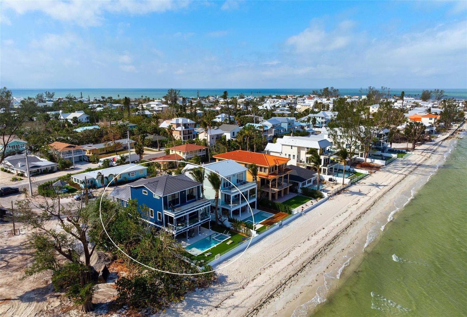 915 N SHORE DR