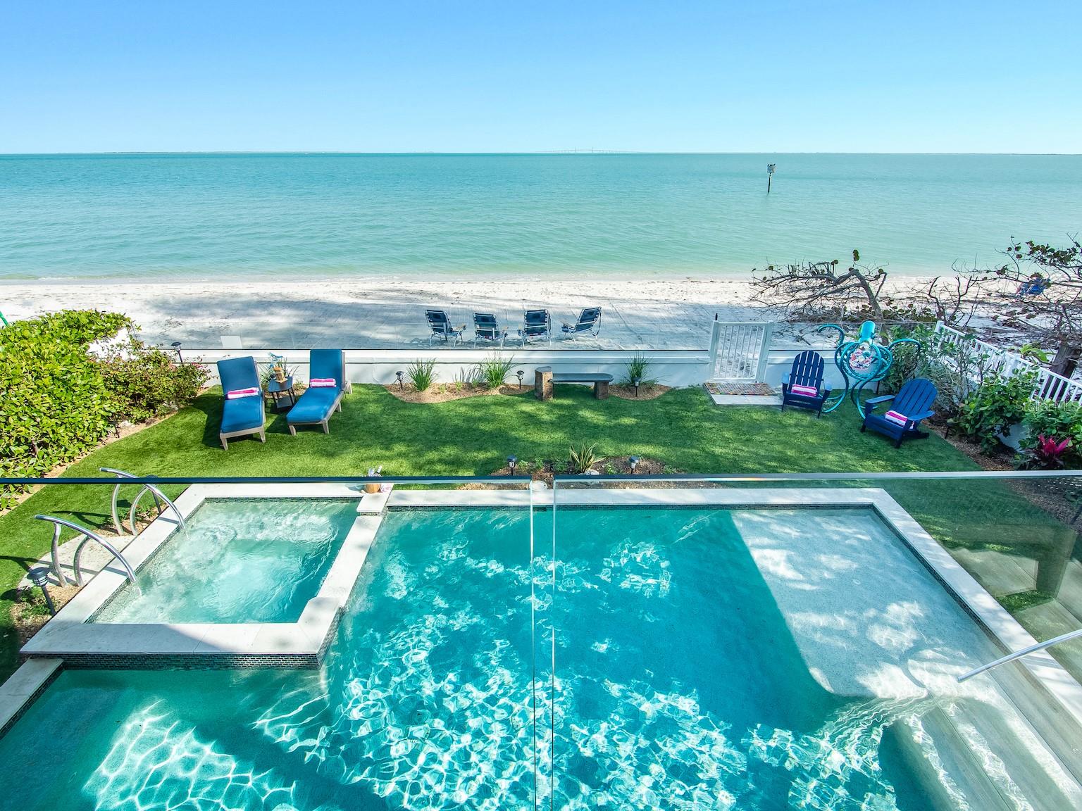 915 N SHORE DR