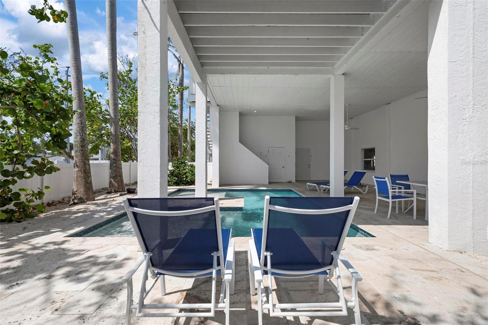 802 N BAY BLVD