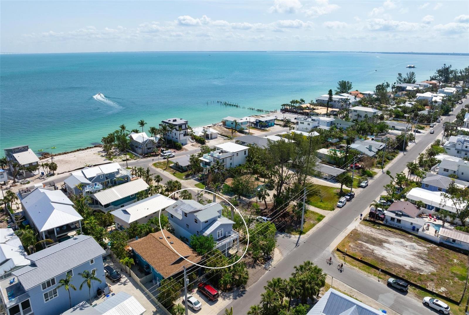 802 N BAY BLVD