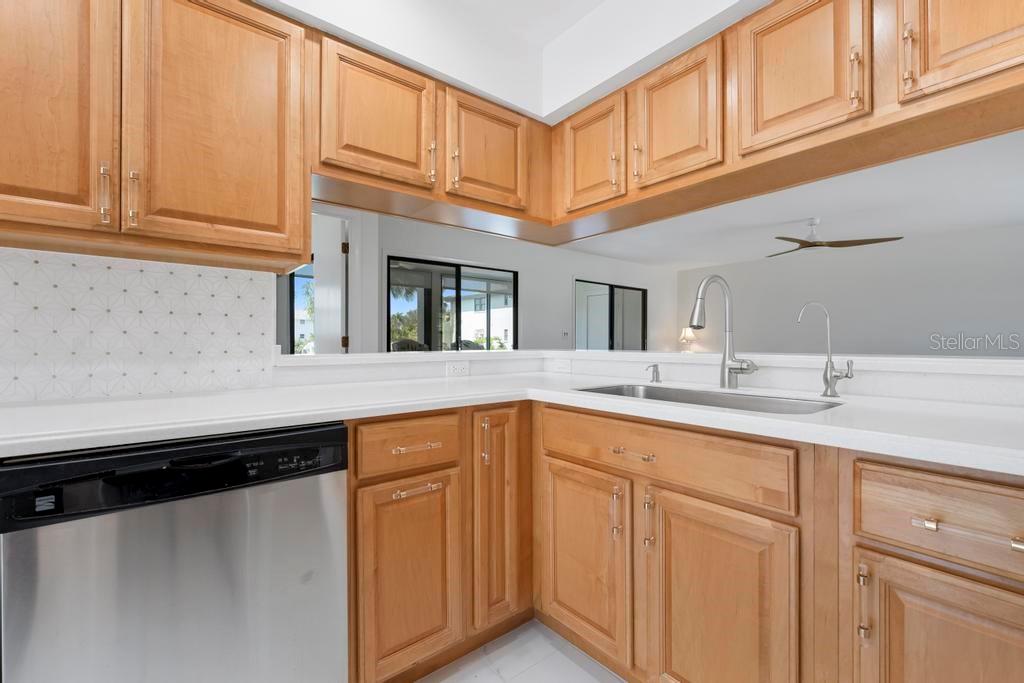 4255 GULF DR #116