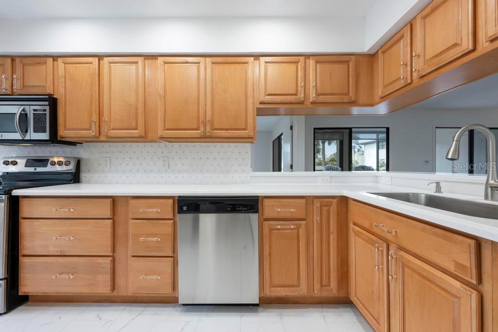 4255 GULF DR #116