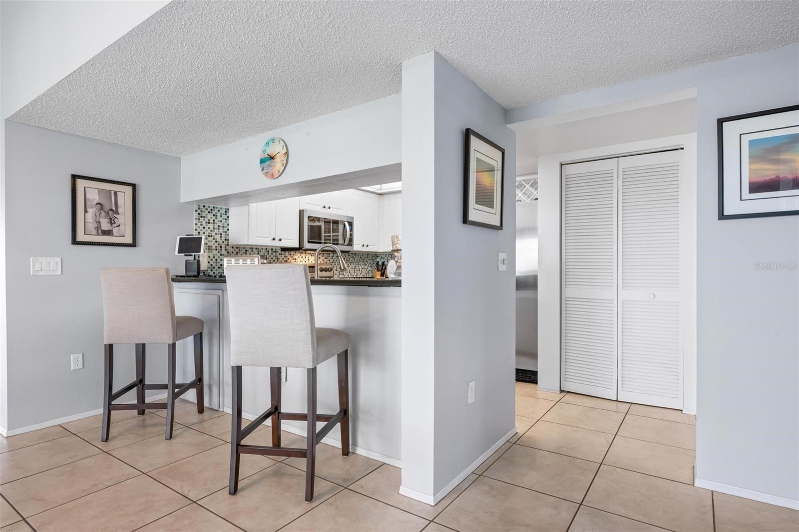 1103 EDGEWATER CIR #1103