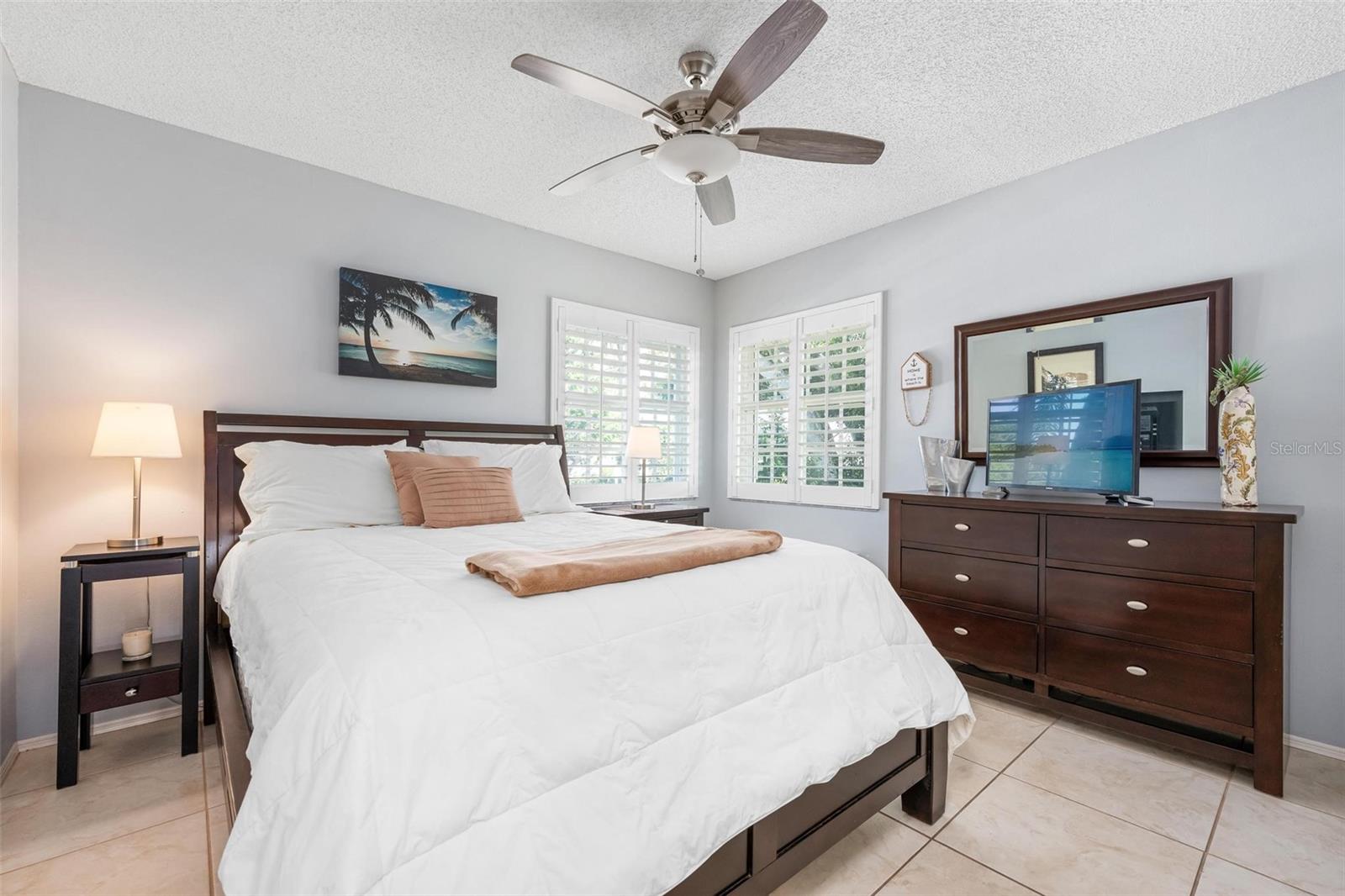 1103 EDGEWATER CIR #1103