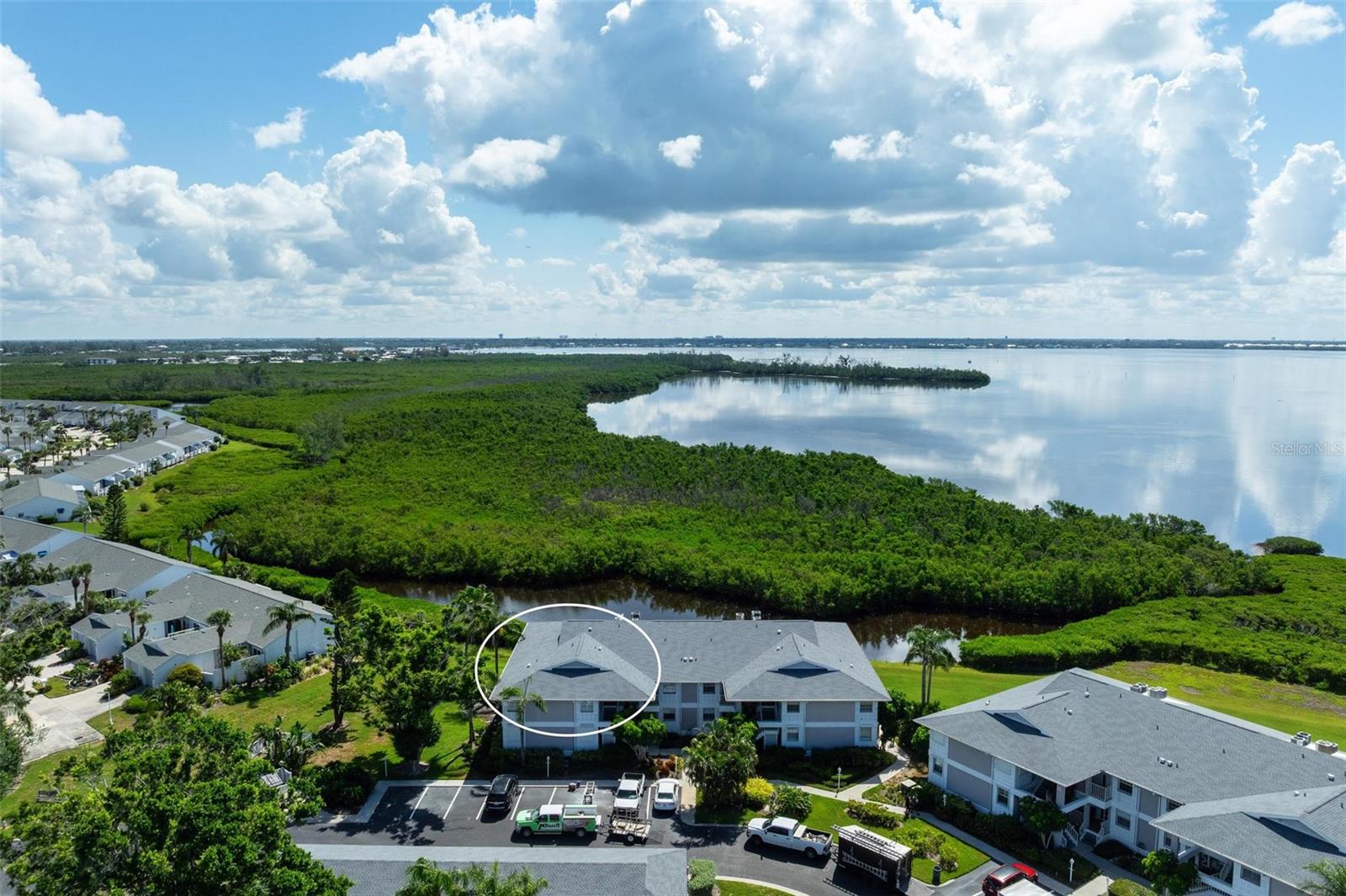 1103 EDGEWATER CIR #1103