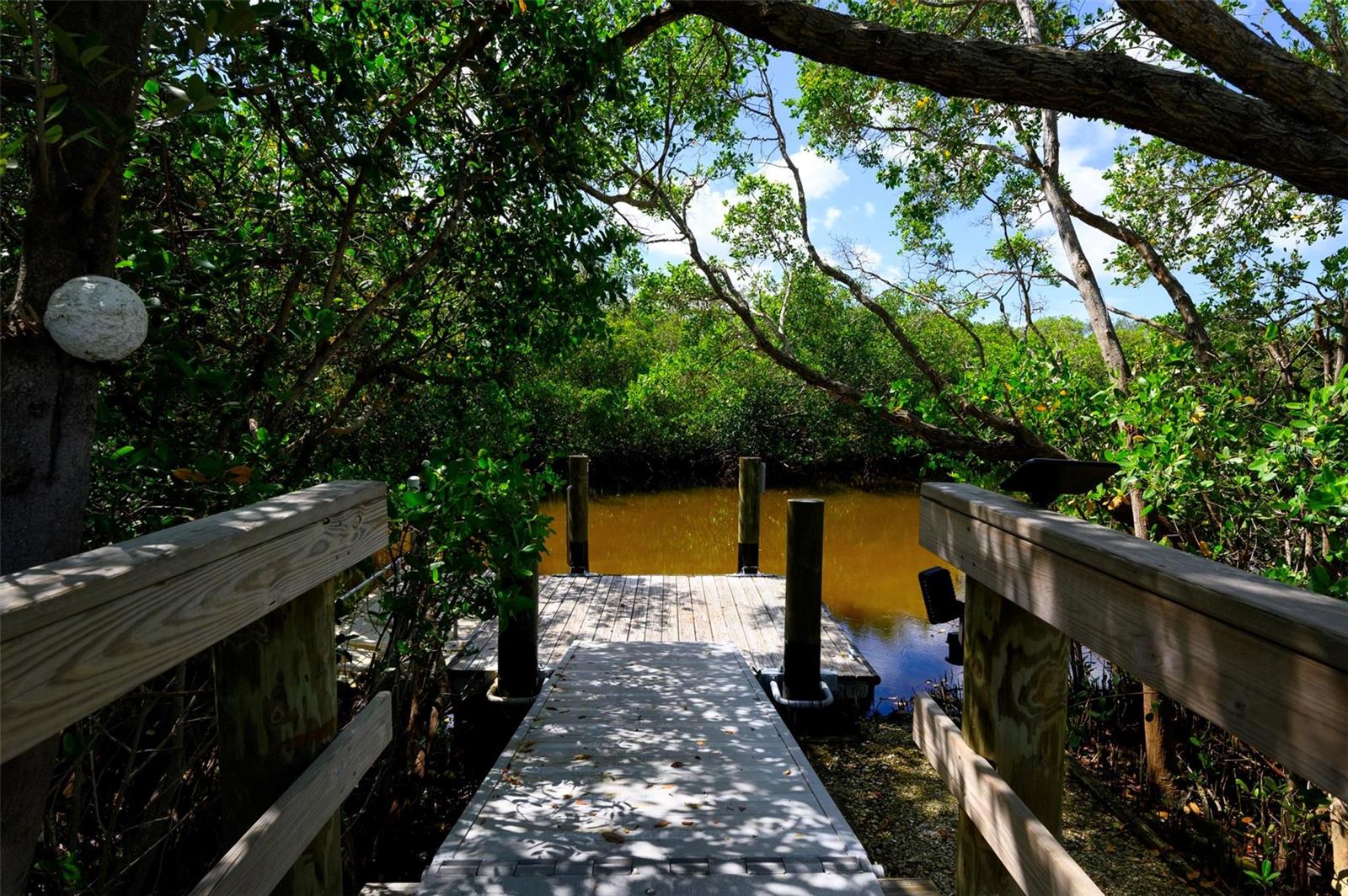 1103 EDGEWATER CIR #1103