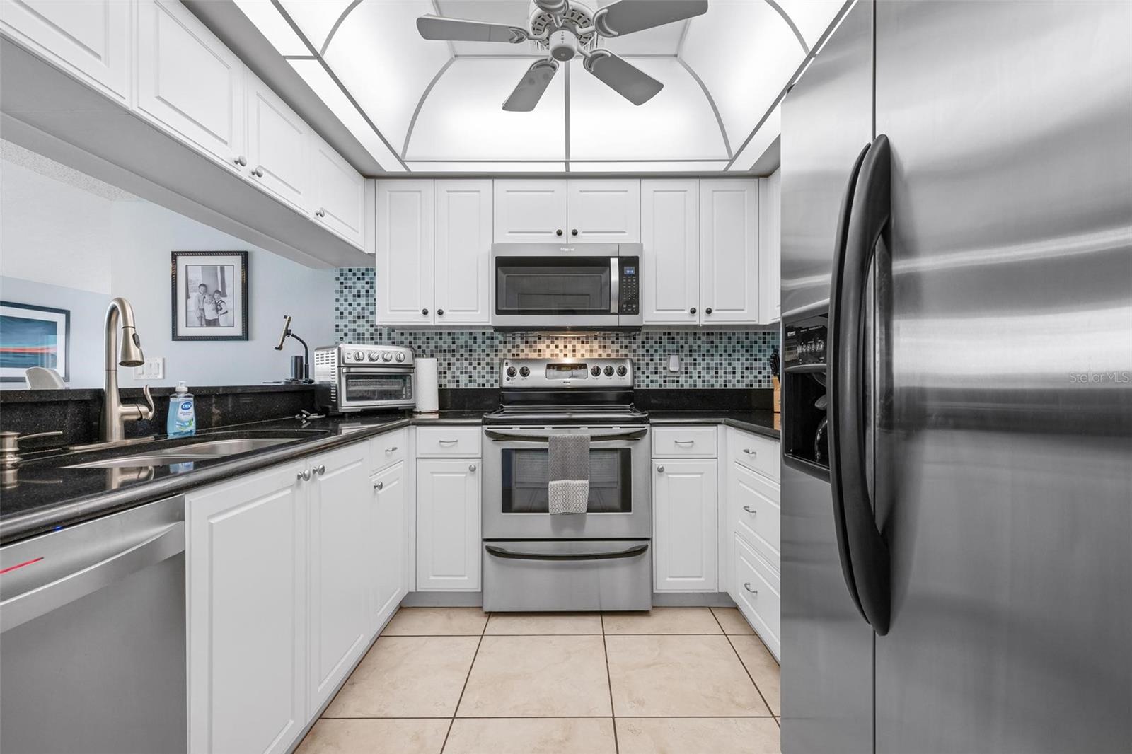1103 EDGEWATER CIR #1103