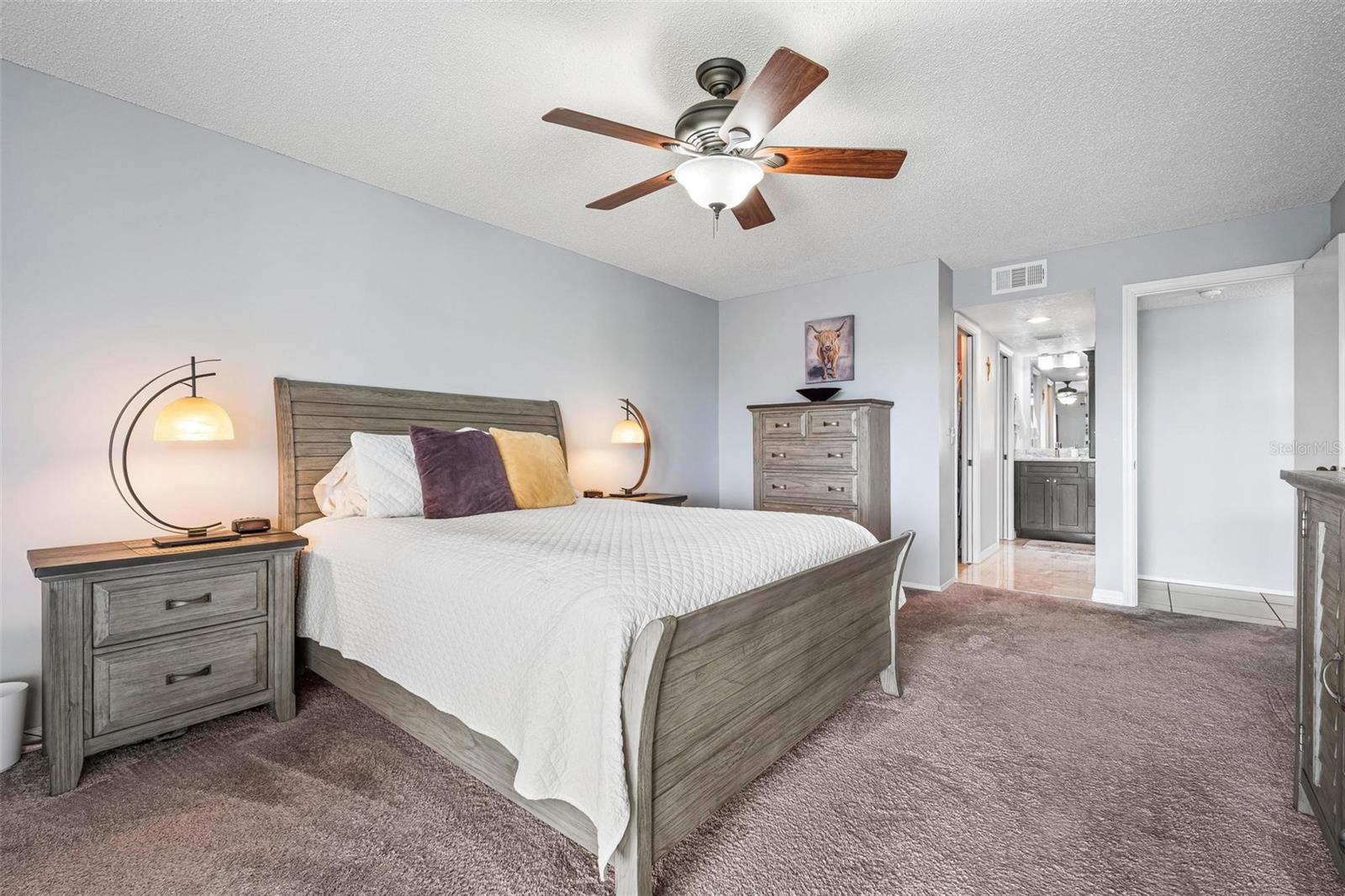 1103 EDGEWATER CIR #1103