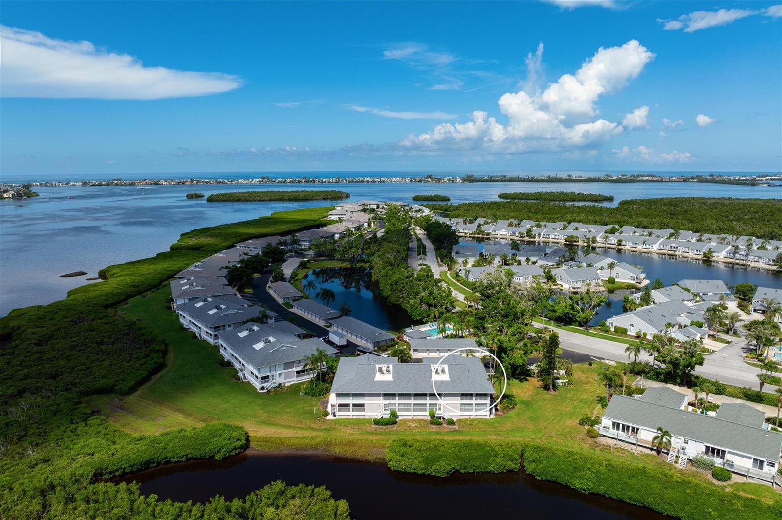 1103 EDGEWATER CIR #1103