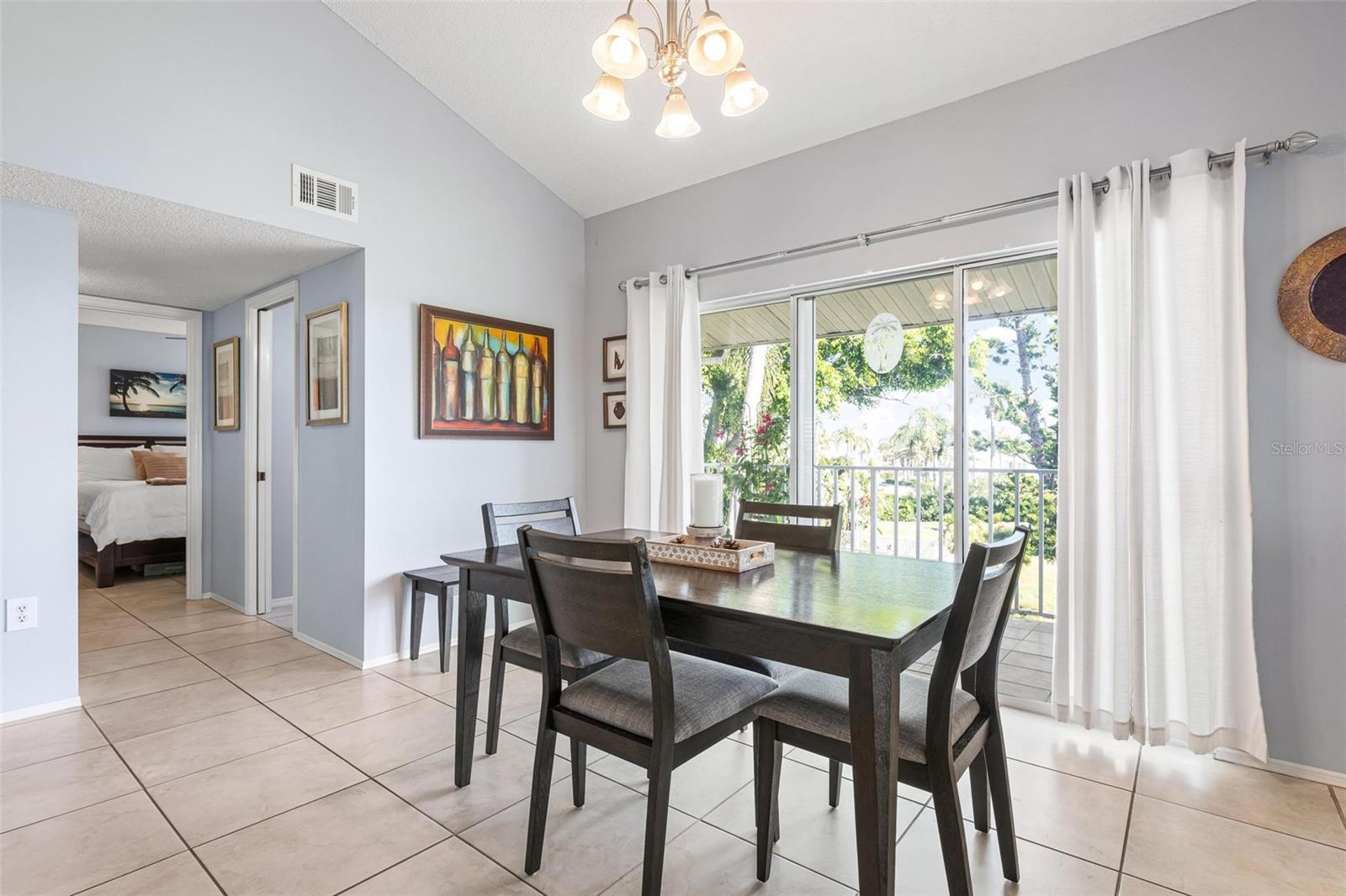 1103 EDGEWATER CIR #1103