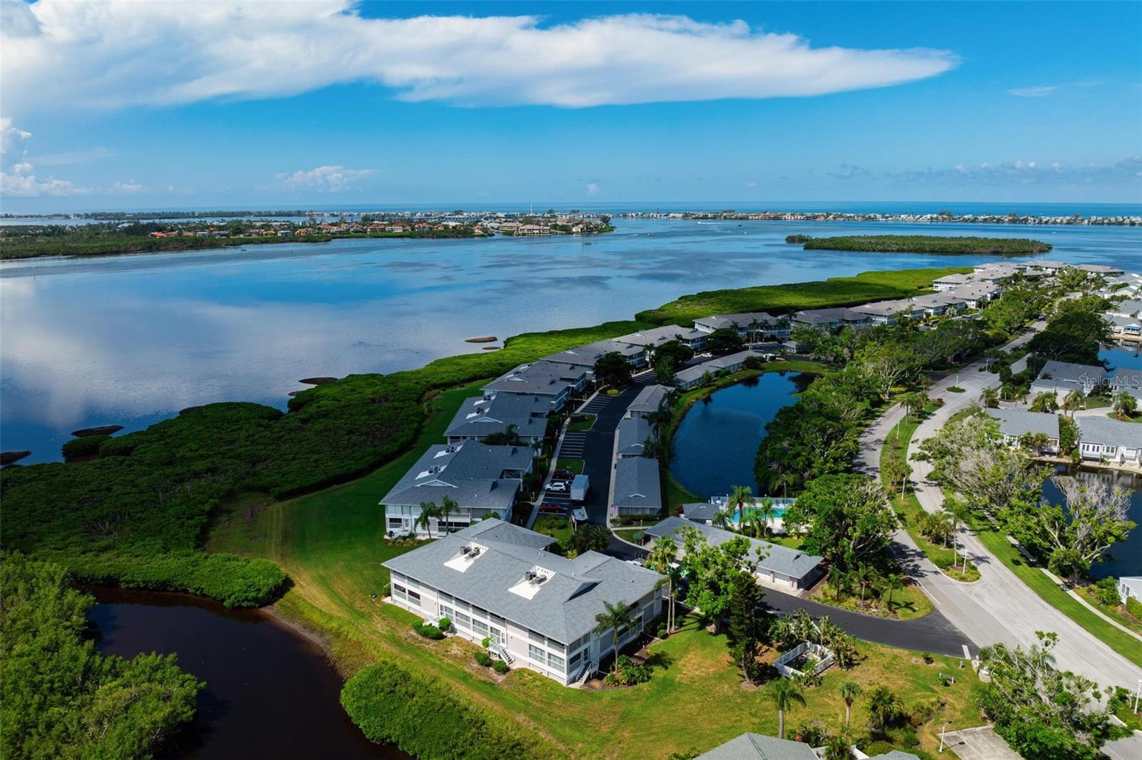 1103 EDGEWATER CIR #1103