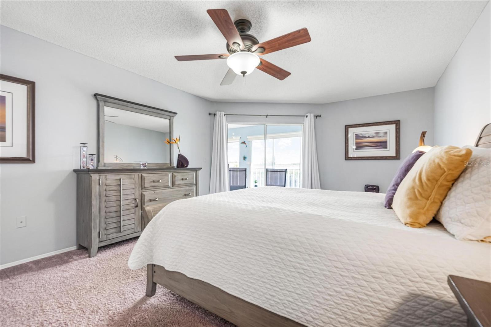 1103 EDGEWATER CIR #1103
