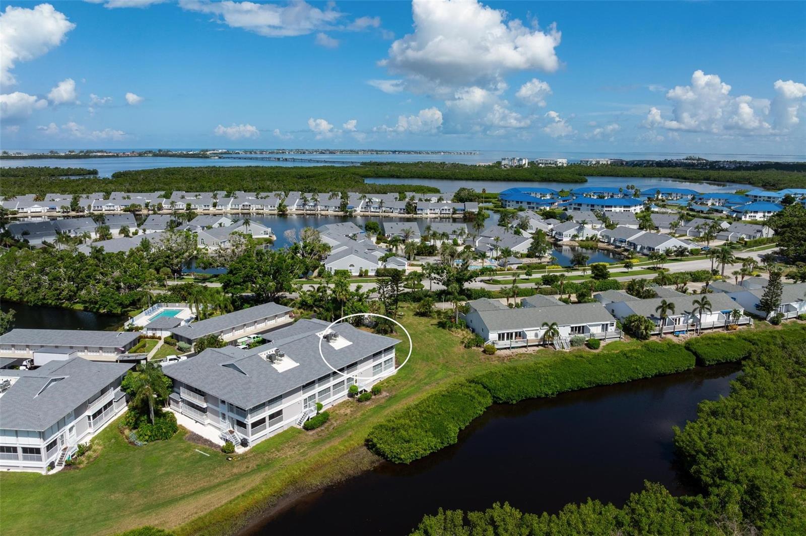 1103 EDGEWATER CIR #1103
