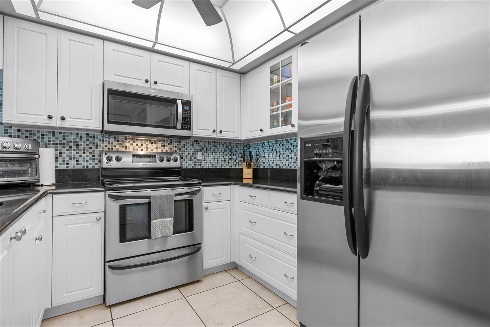 1103 EDGEWATER CIR #1103