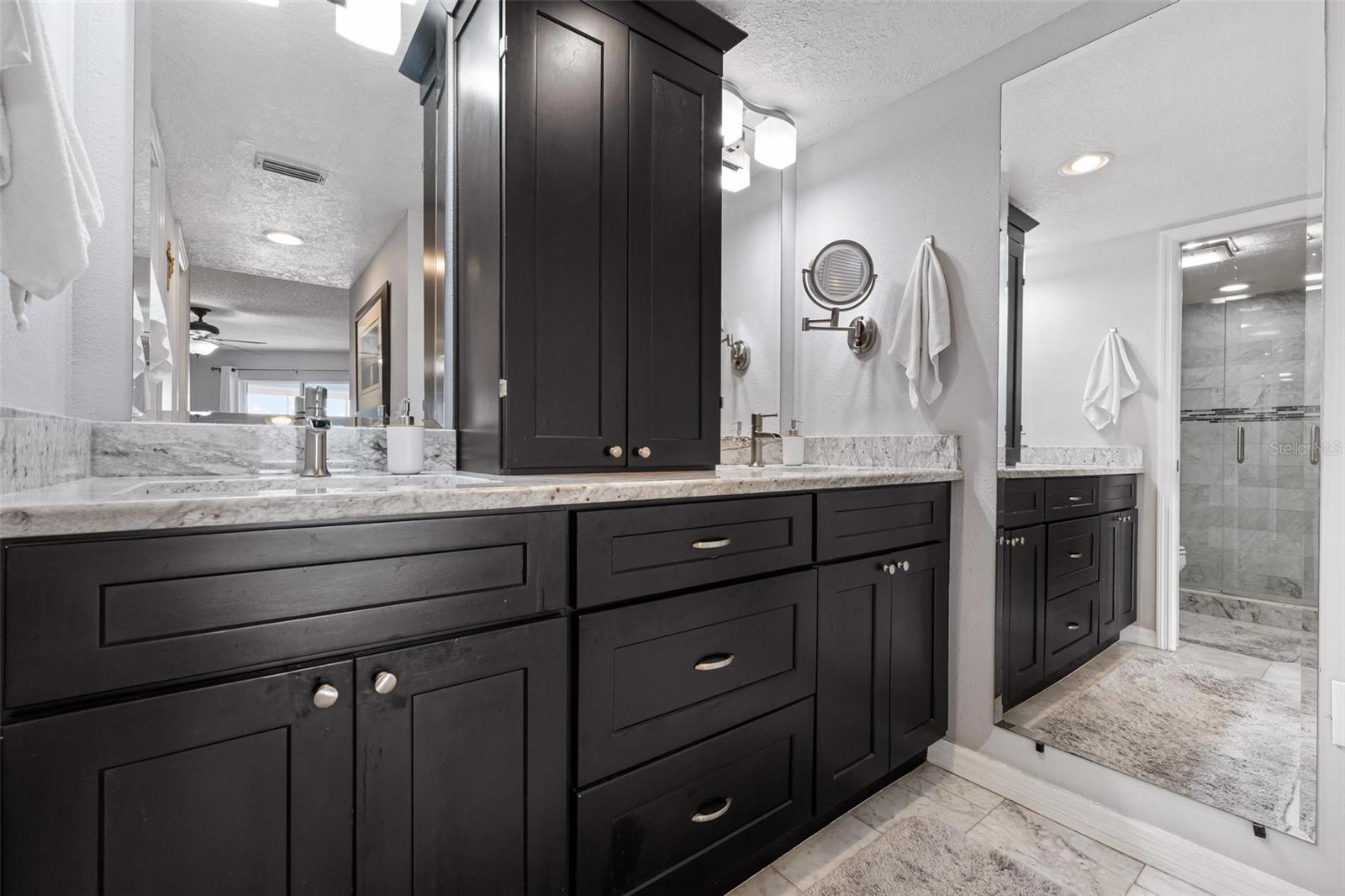 1103 EDGEWATER CIR #1103