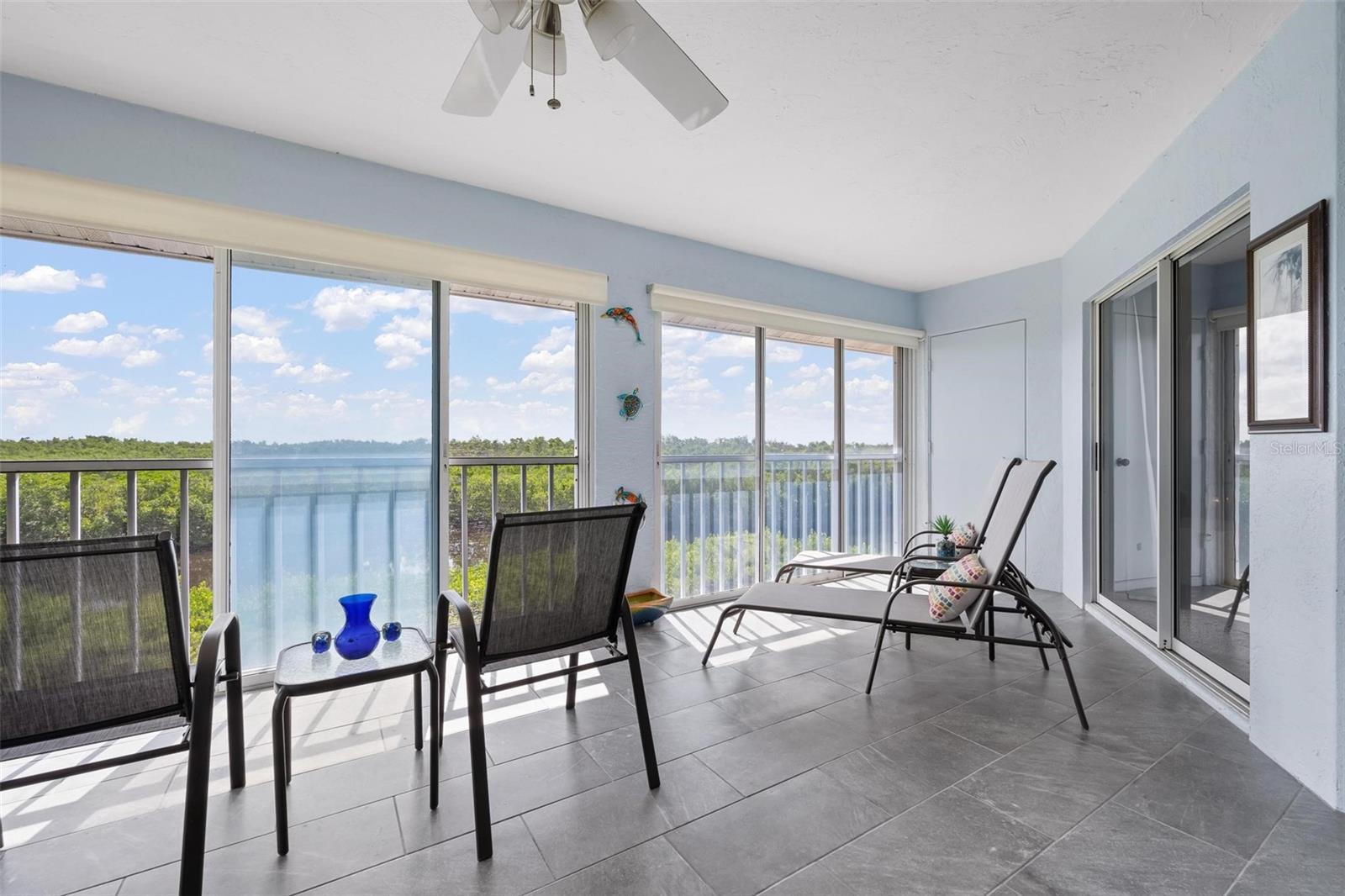 1103 EDGEWATER CIR #1103