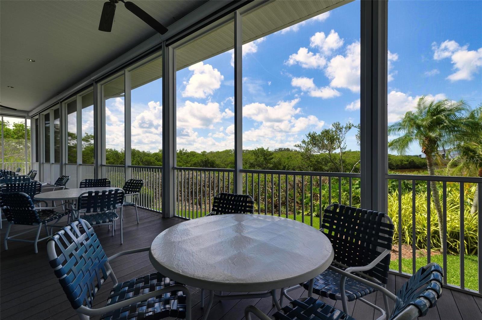 1103 EDGEWATER CIR #1103