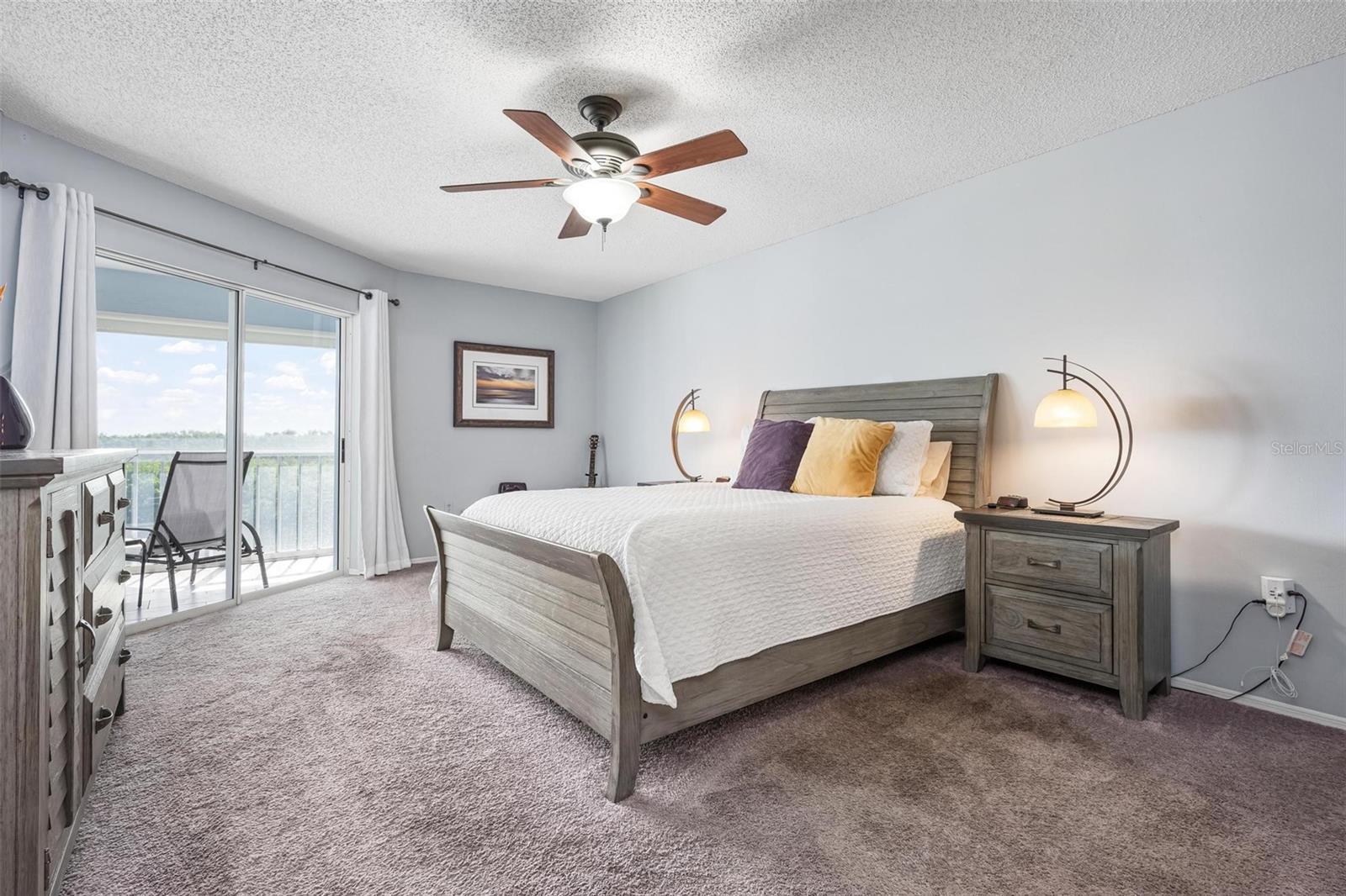 1103 EDGEWATER CIR #1103