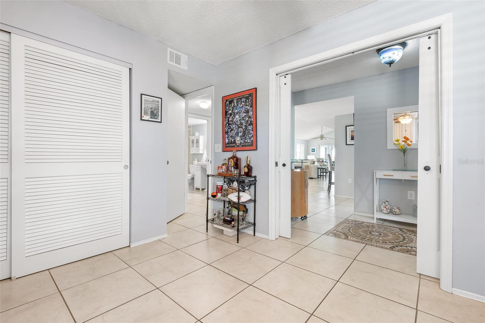 1103 EDGEWATER CIR #1103