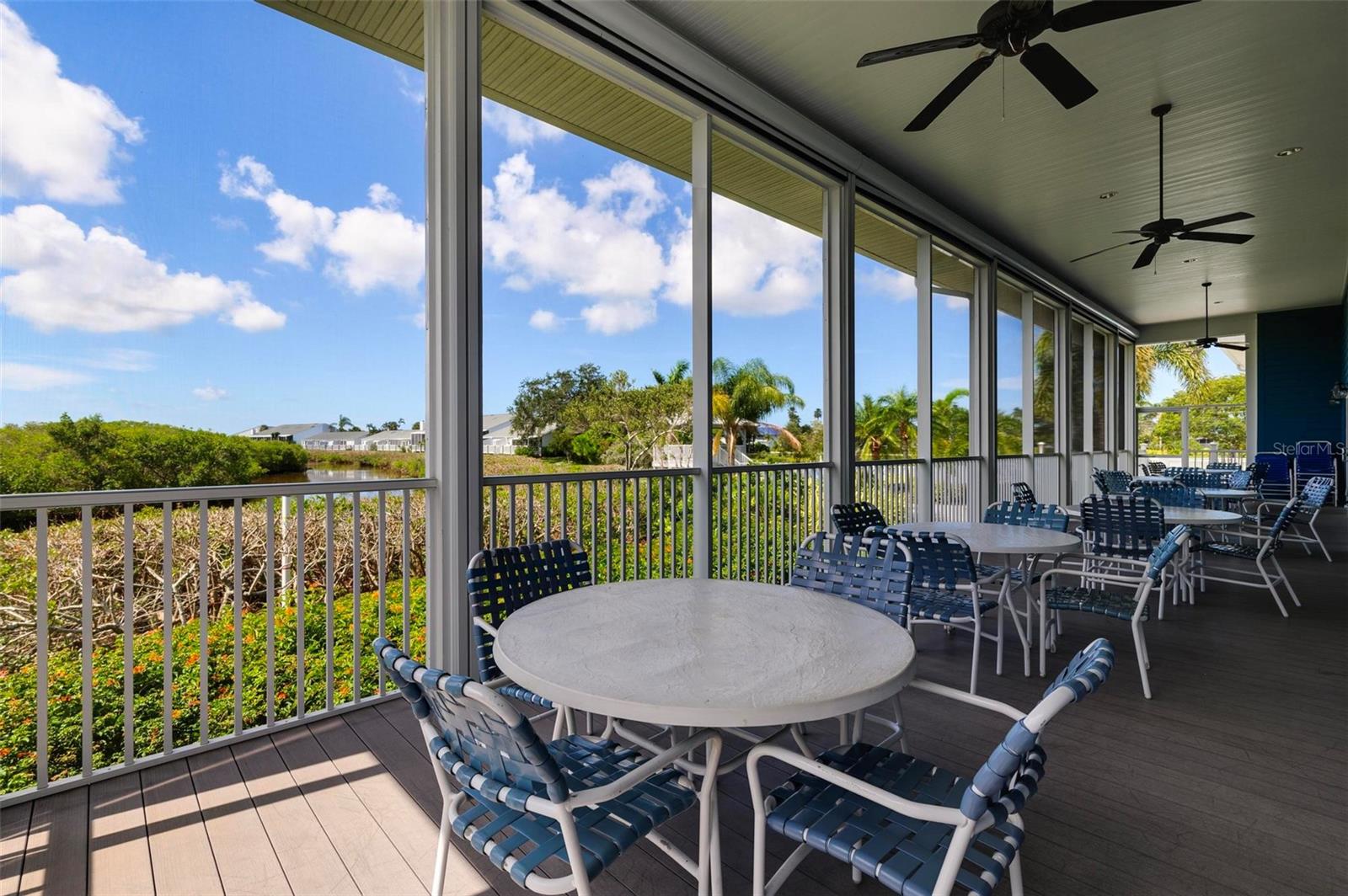 1103 EDGEWATER CIR #1103